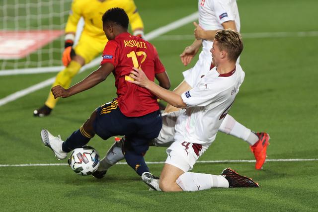 CBA常规赛：辽宁男篮主场战胜南京同曦继续冲击前八